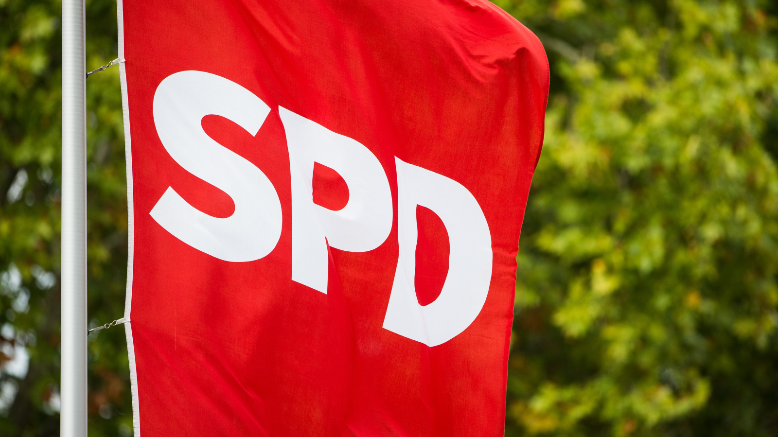 Berlin SPD eş başkanları Böcker-Giannini ve Hikel görevi bırakıyor mu? SPD