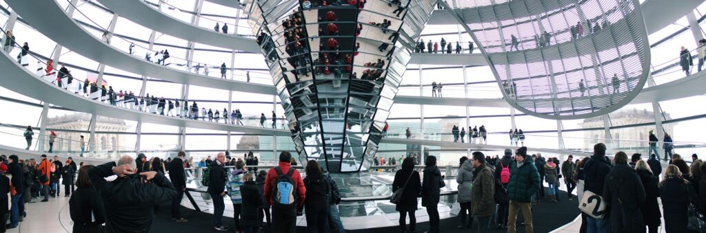 Berlin'de dondurucu soğuklardan dolayı Reichstag Kubbesi kapatıldı Reichstag Kubbesi