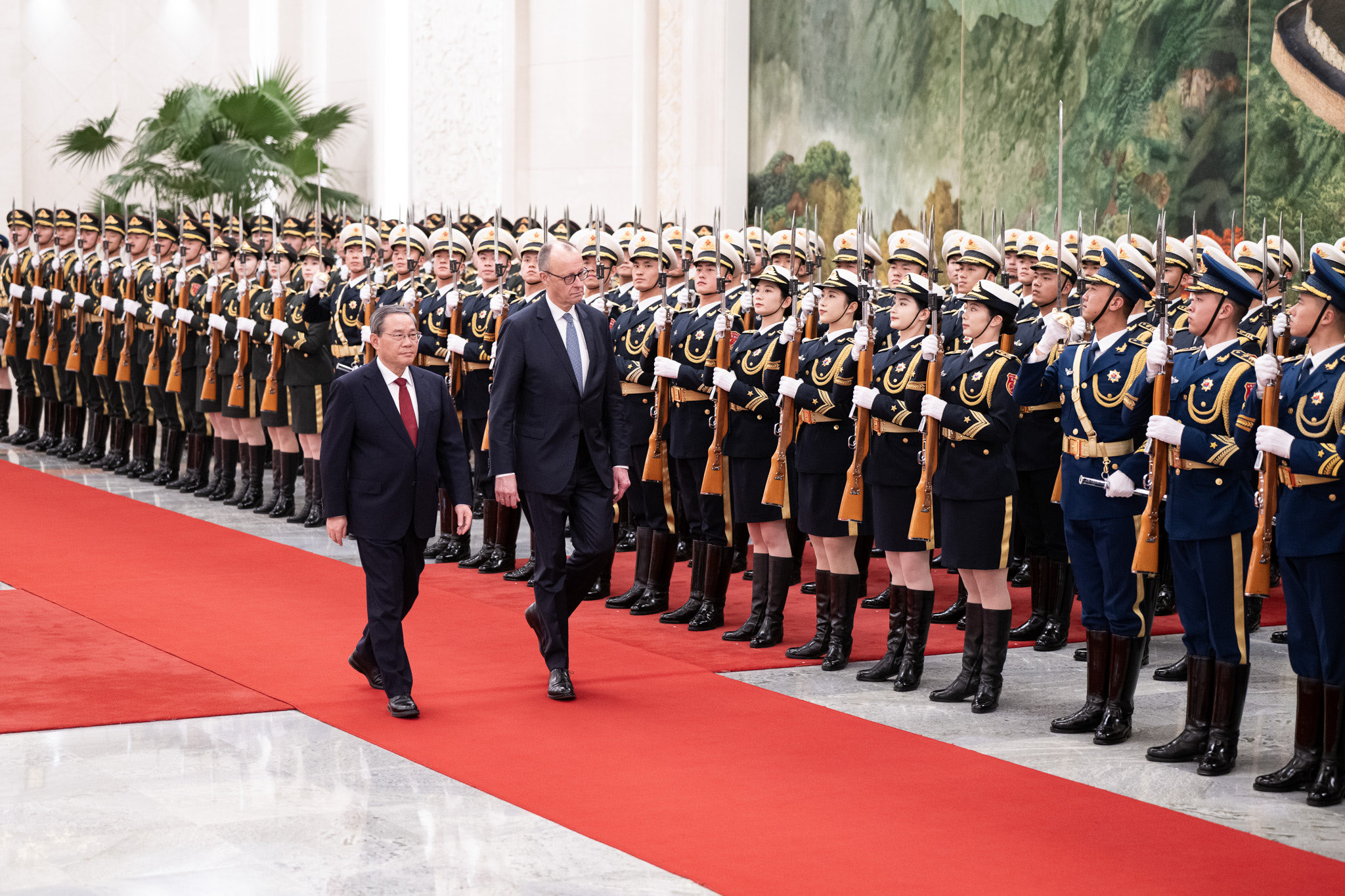 Friedrich Merz-Çin Seyahati Askeri Geçit Töreni