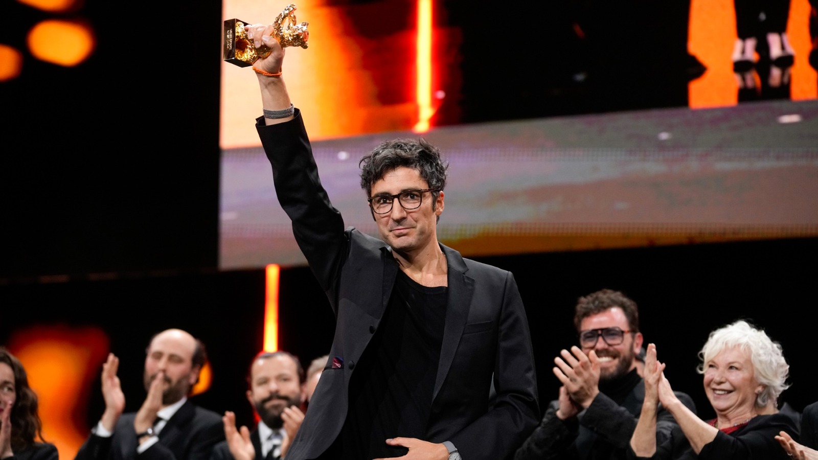 Mardin Bilge Köyü katliamını anlatan "Kurtuluş" Berlinale’de ödül aldı 76. Berlin Film Festivali'nde Emin Alper’in Mardin ve Batman’da çekilen "Kurtuluş" filmi Gümüş Ayı kazanırken, İlker Çatak imzalı "Sarı Zarflar" Altın Ayı’nın sahibi oldu.
