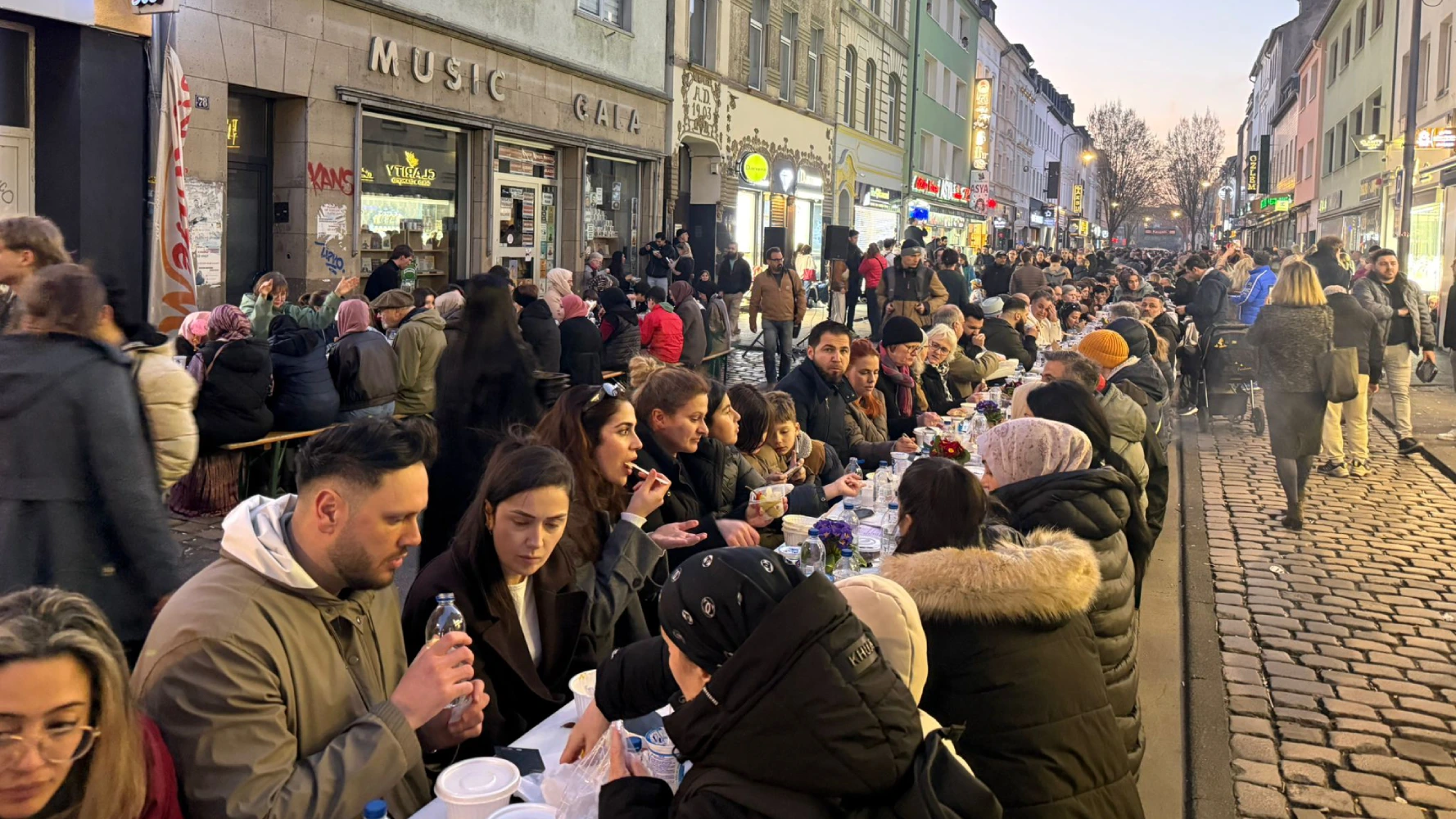 Köln Keupstraße’de iftar