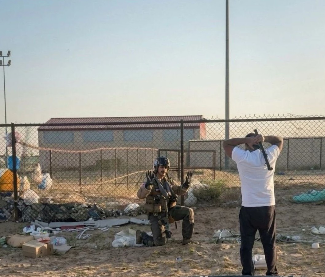 Kuveyt'te uçakları düşen ABD'li pilotların ceketinden Türkçe ve Kürtçe mesaj çıktı Uçağı düşen Amerika pilotlar