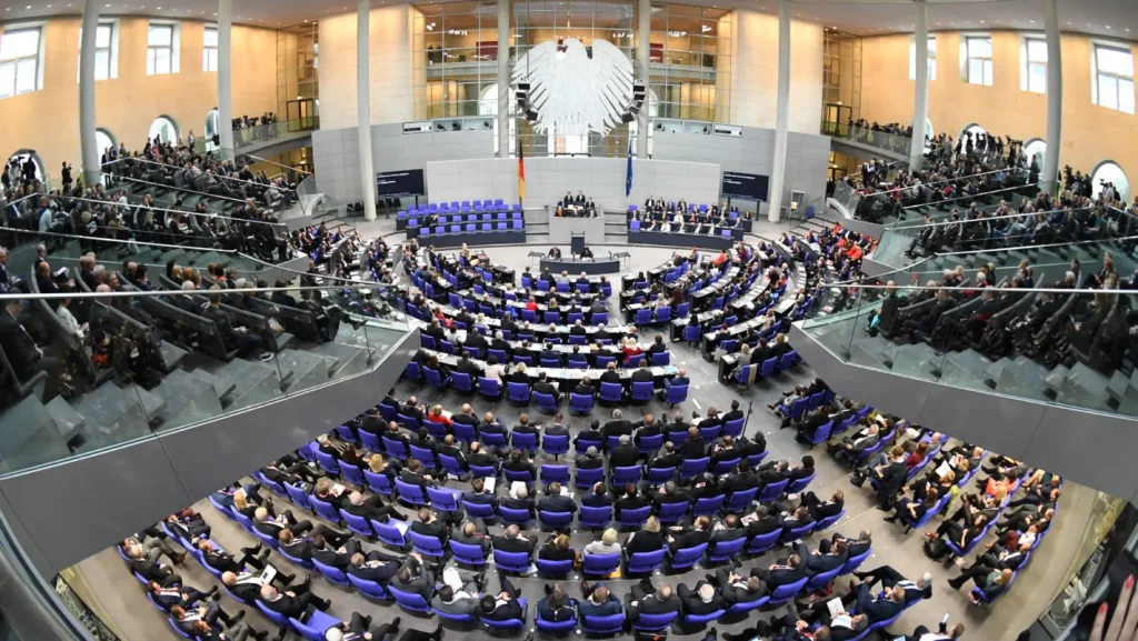 Duisburg'da altın onur arması alan Bekir Sipahi hedefte Almanya Federal Meclisi