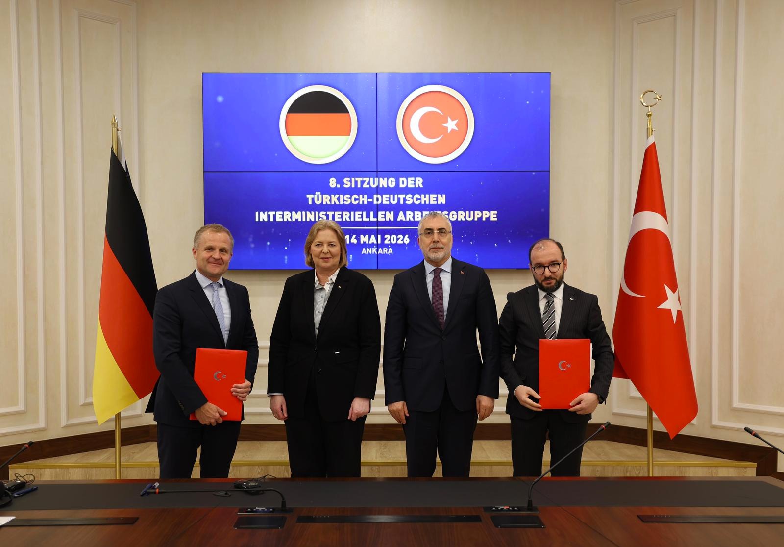 Türkiye ve Almanya, çalışma hayatı ve sosyal güvenlik alanlarındaki iş birliğini güçlendirmek amacıyla iki önemli anlaşmaya imza attı.