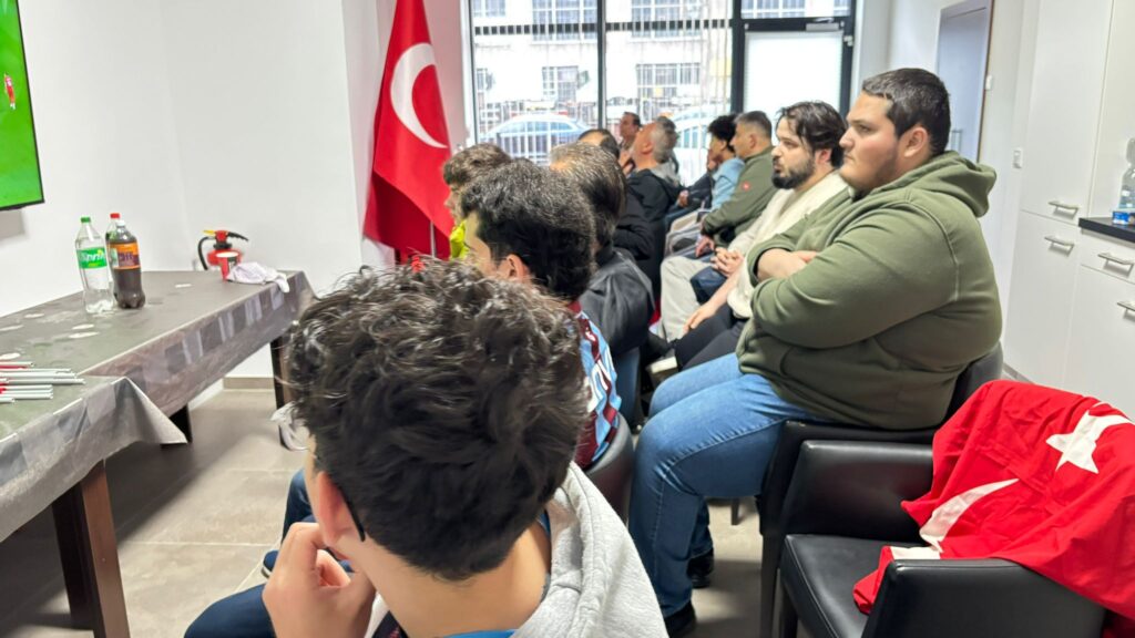 2026 FIFA Dünya Kupası D Grubu'ndaki ilk maçında Avustralya'ya mağlup olan Türkiye A Milli Futbol Takımı,Paraguay karşısında tamam mı devam mı maçına çıkacak.